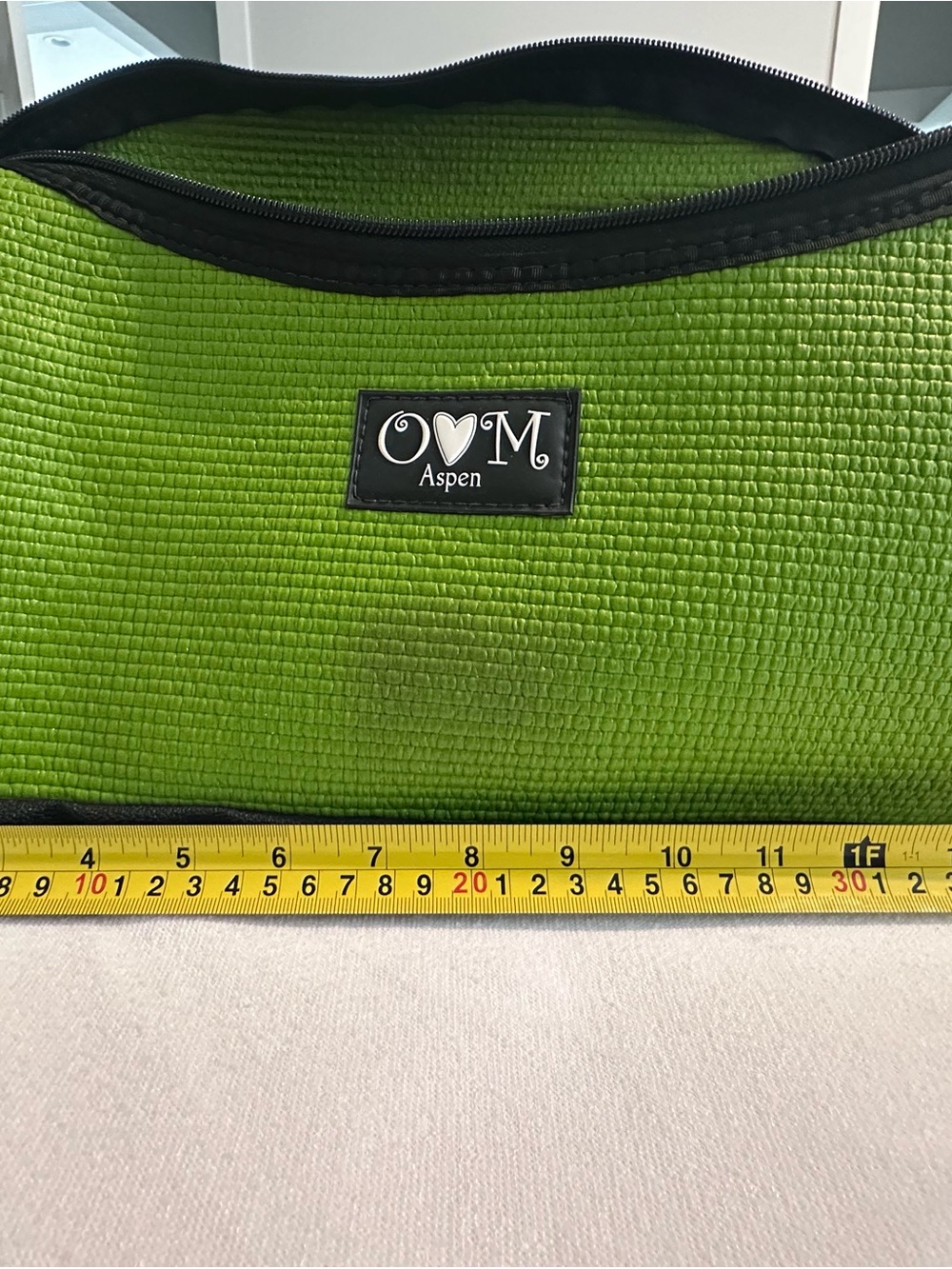 O loves M Aspen Green Quilted yoga Bag / crossbody bag RARE